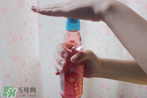 彈珠汽水怎么開？彈珠汽水怎么開不會噴？