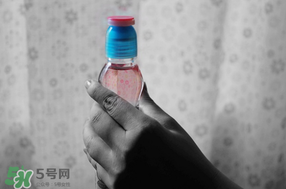 彈珠汽水怎么開？彈珠汽水怎么開不會噴？