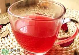 楊梅汁怎么洗干凈？衣服上的楊梅汁怎么洗？