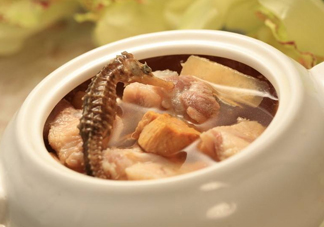 鱷魚肉燉湯要去皮嗎？鱷魚肉煲湯新鮮的好還是干的好