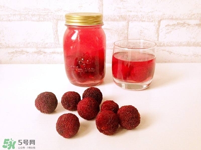 楊梅汁怎么洗干凈？衣服上的楊梅汁怎么洗？