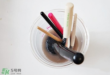 ?ukiss悠珂思和大創(chuàng)粉撲清洗劑哪個(gè)好？悠珂思和大創(chuàng)清洗劑對(duì)比