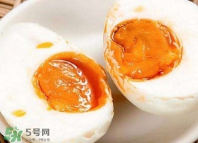 咸鴨蛋為什么會出油？咸鴨蛋為什么有油