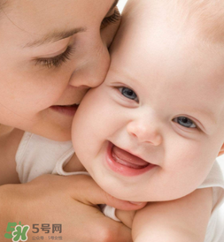 洗鼻器對寶寶有害嗎？ 寶寶洗鼻器的危害