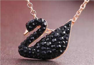施華洛世奇黑天鵝項(xiàng)鏈多少錢？施華洛世奇黑天鵝項(xiàng)鏈專柜價(jià)格