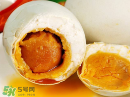 咸鴨蛋能帶上飛機(jī)嗎？飛機(jī)上能帶鴨蛋嗎？