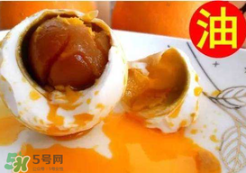 咸鴨蛋能帶上飛機(jī)嗎？飛機(jī)上能帶鴨蛋嗎？