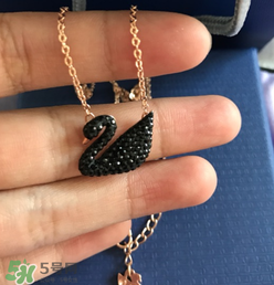 施華洛世奇黑天鵝是什么材質(zhì)？施華洛世奇黑天鵝是水晶嗎？