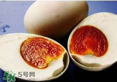 咸鴨蛋放久了還能吃嗎？咸鴨蛋放臭了還能吃嗎？