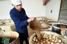 松花蛋是怎么做出來的？松花蛋的家庭腌制方法