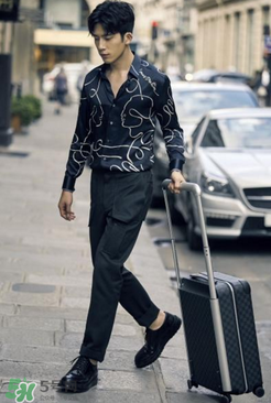 lv拉桿箱正品多少錢？lv行李箱專柜價格