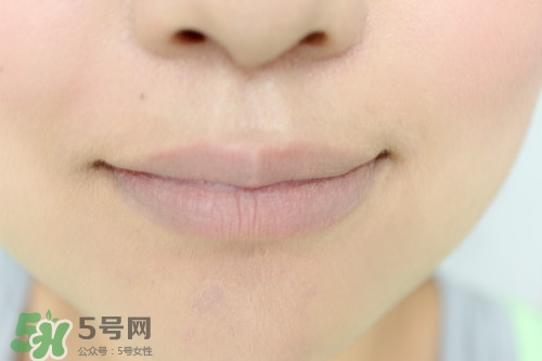染唇液怎么用？染唇液使用方法