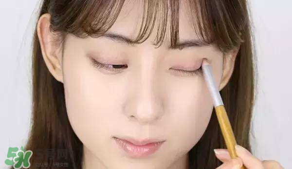 淡妝好看還是濃妝好看 男票說我淡妝比濃妝好看 淡妝好看還是濃妝好看 男票說我淡妝比濃妝好看