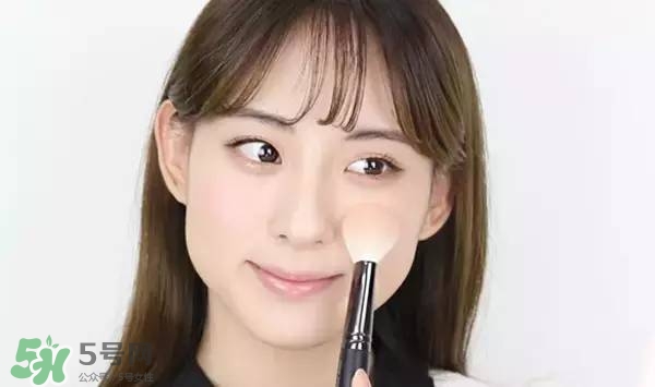 淡妝好看還是濃妝好看 男票說我淡妝比濃妝好看 淡妝好看還是濃妝好看 男票說我淡妝比濃妝好看