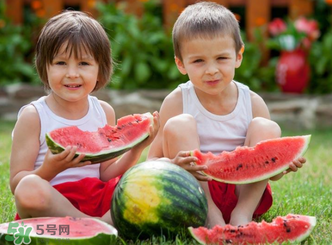 寶寶發(fā)燒時(shí)能吃西瓜嗎？寶寶咳嗽能不能吃西瓜？