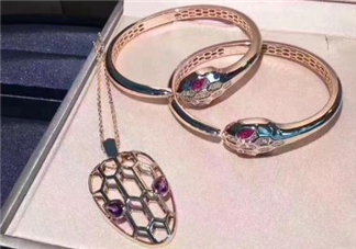 寶格麗蛇形項(xiàng)鏈多少錢？寶格麗蛇形項(xiàng)鏈專柜價(jià)格