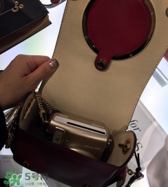 mk相機(jī)包真假怎么分辨？michael kors相機(jī)包真假鑒定
