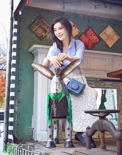 mk相機(jī)包哪個顏色好看？michael kors相機(jī)包有幾種顏色？