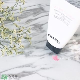 香奈兒山茶花保濕系列好用嗎_怎么樣 香奈兒山茶花保濕系列好用嗎_怎么樣