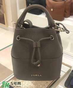 furla水桶包有幾種尺寸？芙拉水桶包尺寸多大？