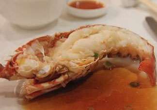 杏和龍蝦能一起吃嗎？杏可以和小龍蝦一塊吃嗎？