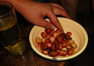 野地瓜滕熬水吃能治療什么??？野地瓜怎么吃