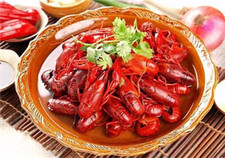 油燜大蝦怎么剪？油燜大蝦怎么處理？