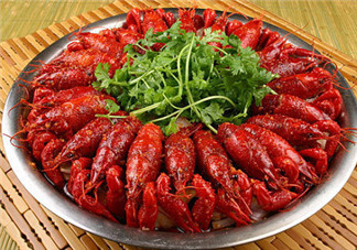 油燜大蝦為什么要放啤酒？做油燜大蝦啤酒什么時候放?