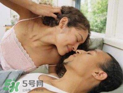 用延時噴劑后需要戴避孕套嗎？延時噴劑說明及其使用方法