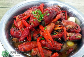 油燜大蝦什么人不能吃？吃油燜大蝦的注意事項 