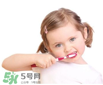 寶寶換牙可以刷牙嗎？小孩換牙期間能刷牙嗎？