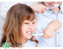 兒童換牙還沒掉就長牙正常嗎？兒童換牙先長牙是為什么？