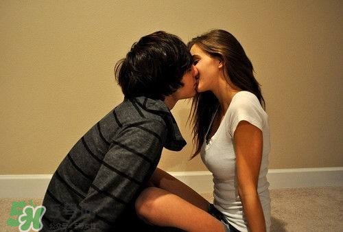 處男能用延時(shí)噴劑嗎？男用延時(shí)噴劑原理和適用人群