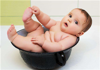 夏天寶寶出生該準(zhǔn)備什么？夏季待產(chǎn)包的特點(diǎn)