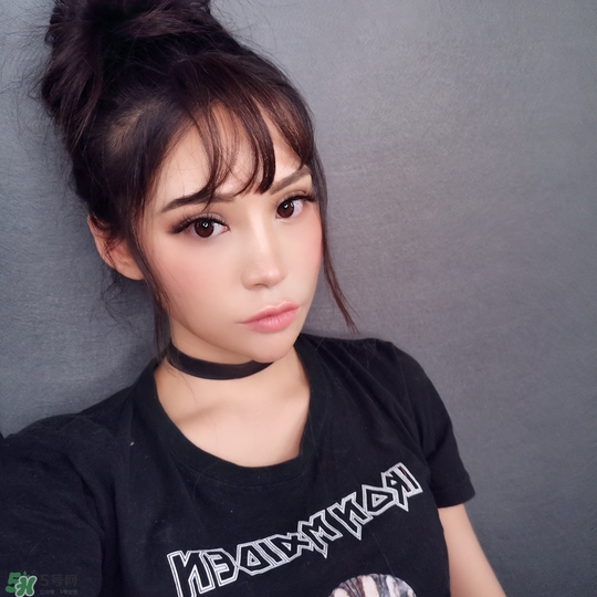 眼部干燥上妝卡粉有細(xì)紋怎么上妝 眼部干燥上妝卡粉有細(xì)紋怎么上妝