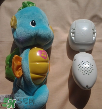 費雪小海馬怎么換電池？費雪小海馬電池型號