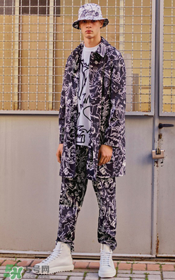 versus versace2018早春度假系列衣服款式有哪些_好看嗎？