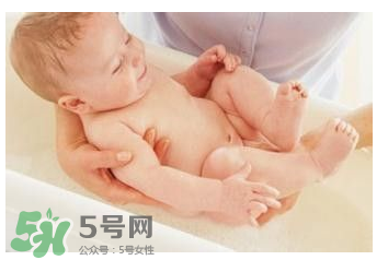 金銀花治療嬰兒濕疹有效嗎？寶寶濕疹可以用金銀花嗎？