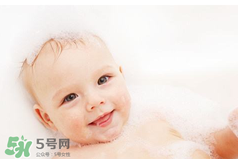 寶寶濕疹可以用金銀花洗臉嗎？金銀花洗臉能治療濕疹嗎？