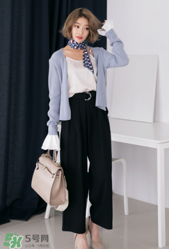黑色闊腿褲配什么上衣？黑色闊腿褲搭配上衣圖片