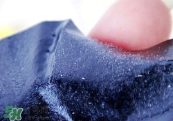 碧柔鼻貼白色和黑色哪個(gè)好？碧柔鼻貼黑白區(qū)別