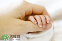 寶寶指甲多久剪一次？寶寶指甲多大可以剪？