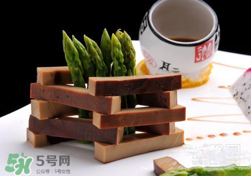 蘆筍焯水幾分鐘可以吃？蘆筍要焯水幾分鐘