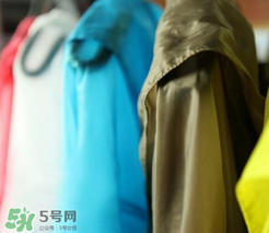 防曬衣什么顏色最防曬？防曬衣哪個(gè)顏色防曬效果好？