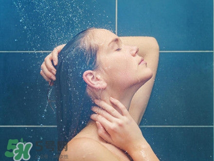 安耐曬銀管要卸妝嗎？安耐曬銀管要不要卸妝