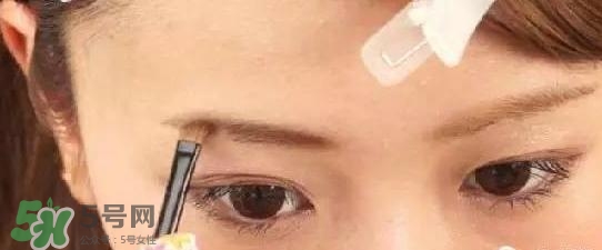 安耐曬安熱沙眉筆怎么用？安耐曬防水液體眉筆色號試色