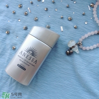 蘭蔻小白管和安耐曬小銀瓶哪個好? 蘭蔻小白管和安耐曬小銀瓶哪個好?