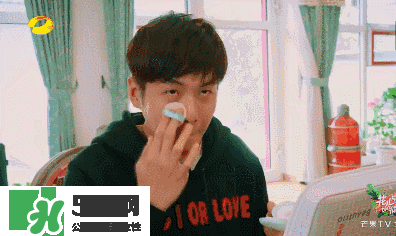 明星愛用的護(hù)膚品曝光 明星真正在用的護(hù)膚品 明星愛用的護(hù)膚品曝光 明星真正在用的護(hù)膚品