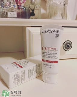 蘭蔻小白管和安耐曬小銀瓶哪個好? 蘭蔻小白管和安耐曬小銀瓶哪個好?