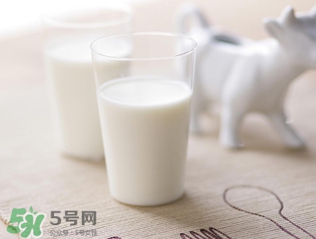 胃脹氣可以喝牛奶嗎？胃脹氣喝牛奶會怎樣？